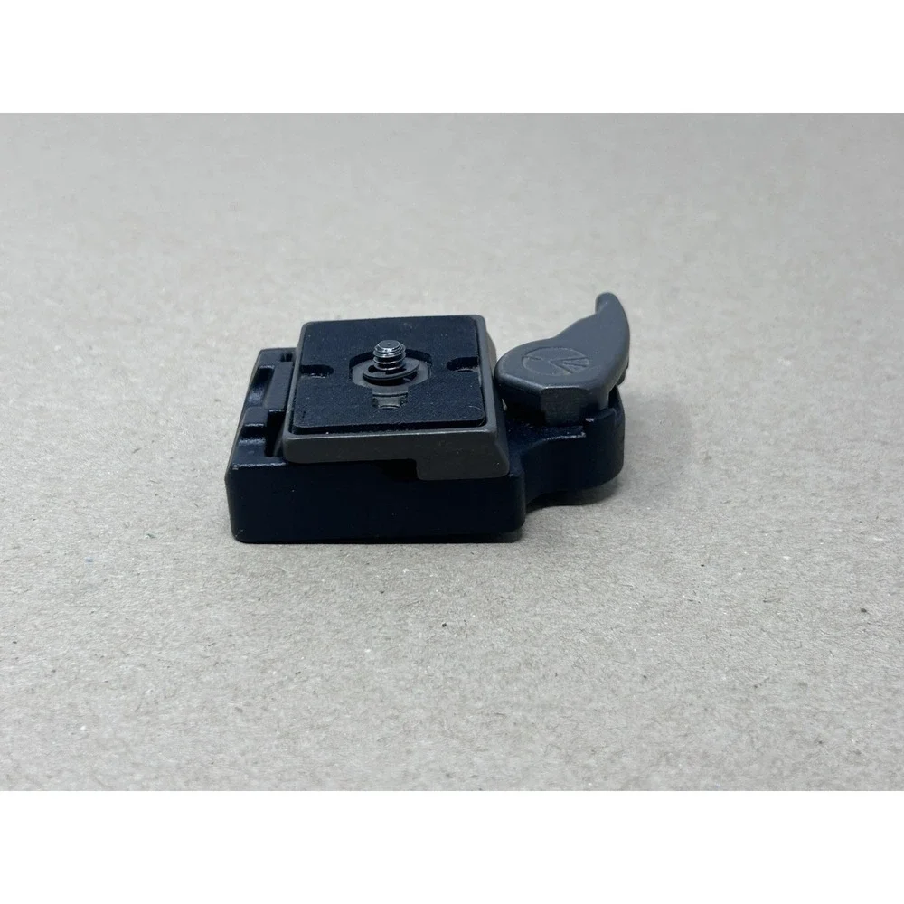 Manfrotto 323 RC2 System Quick Release Adapter with Plate